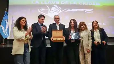 La radio que late en Neuquén desde 1945 recibió un reconocimiento que nadie esperaba