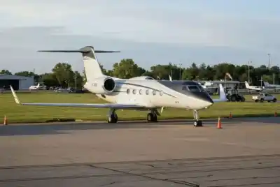 El avión que todos miraban despegó de Iguazú: a quién llevaba a bordo