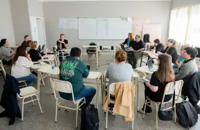 Asesores pedagógicos de Tierra del Fuego, en pie de guerra por una tarea que no les pagan