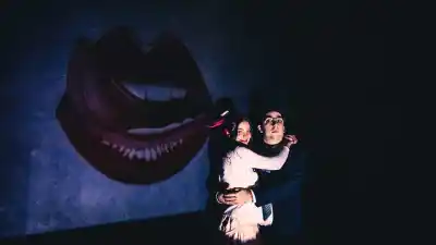 Rosario tiene su propio Rocky Horror: el público queda en medio de la acción y con servicio de mesa