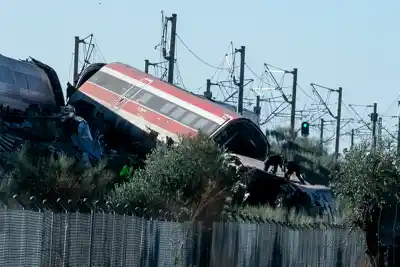 Iba trabajando en su portátil cuando sintió una aceleración brutal: el relato del sobreviviente del choque de trenes en Toledo