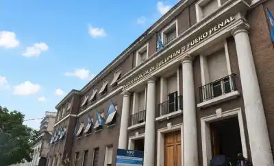 Se hacía pasar por psicóloga y atendía a dos nenes con autismo: lo que firmaba la delató