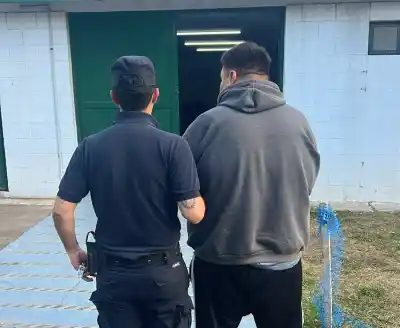 Tres disparos adentro de una casa: lo que la Policía encontró después puso en jaque al sospechoso