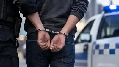 Una discusión de tránsito terminó con el dueño de un lubricentro internado y un detenido
