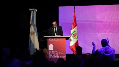 Secretario de Cultura desató aplausos y abucheos en la Feria del Libro