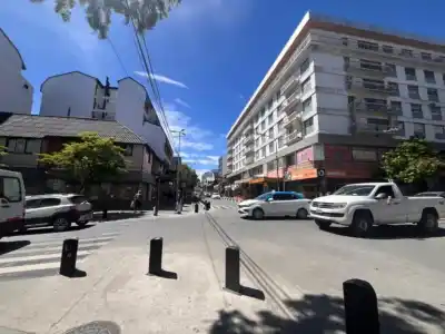 Intentaron escapar de un control, pero a las cuatro cuadras los frenó un detalle del camino