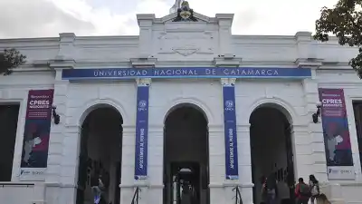 En la UNCA hay una autoridad que también conduce el gremio docente: piden que se defina si es legal