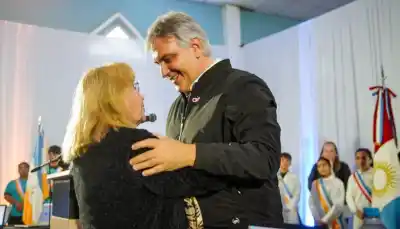 Llaryora cerró su gira en Capilla de los Remedios y dejó una batería de anuncios
