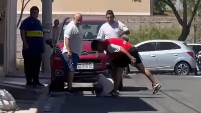 Golpearon a un Uber en plena calle y ahora los cuatro remiseros irán a juicio