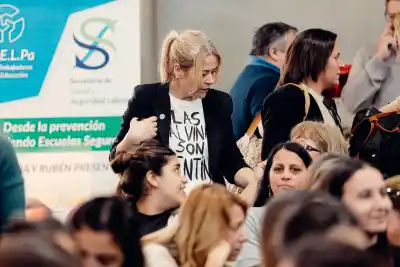 Docentes de La Pampa esperan la última paritaria del año y van por un pedido que lleva meses trabado