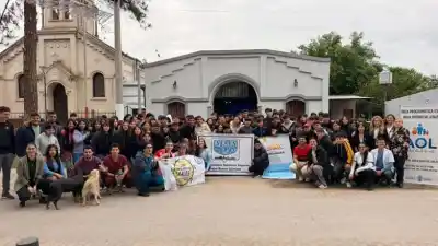 En Santa Rosa de Leales, 200 chicos se sentaron a hablar del celular: la pregunta que dejó la jornada