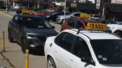 Los taxis de Caleta Olivia subieron 15%: cuánto sale ahora subirse a uno de noche