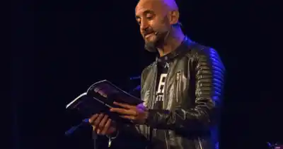 El Pela Romero llega a Mendoza a hablar de amores que no son amor: cuándo es y cuánto sale