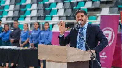 Pullaro a los abogados que lo cuestionan: "Que estudien la Constitución"