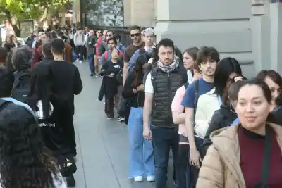 35.000 se anotaron para 2500 puestos: la fila que sorprendió en Palermo