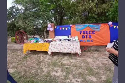 En El Churquí, ellas ya habían agasajado a los chicos: ahora sorprendieron a las madres