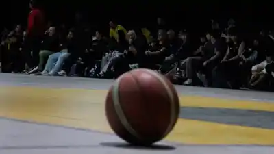 Perdió Belgrano, pero el técnico apuntó contra los cuatro pozos de la cancha de Mitre