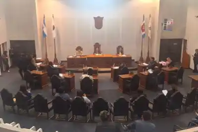 El Concejo capitalino define a sus nuevas autoridades: el jefe comunal no jurará ahí