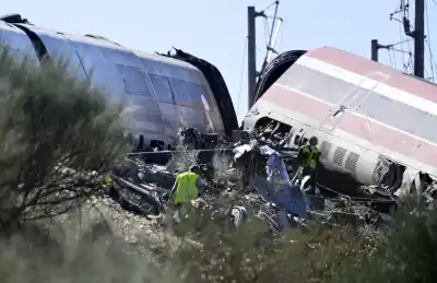 España: el sistema que dejó pasar al AVE que embistió a otro tren y terminó en tragedia