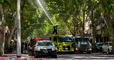 Una plancha habría originado el incendio que consumió un departamento en pleno centro