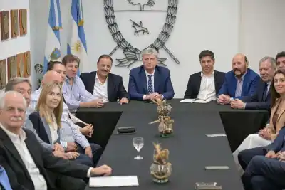 Melella se sentó con Kicillof, Massa e Insfrán: qué temas los unieron