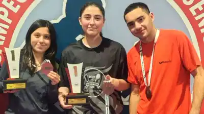 Los pibes del tenis de mesa santiagueño volvieron de Salta con las valijas llenas de medallas
