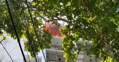 Gritaban desde el séptimo piso y no podían bajar: lo que encontraron al abrir la puerta