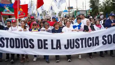 Se reúnen en La Matanza para escribirle al Papa: las tres palabras que repetirán