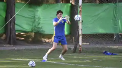 Almirón espera hasta el viernes: la decisión con Werner que mueve el arco de Central