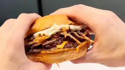 Pichincha se llena de hamburguesas: cuatro marcas y una noche que no se repite