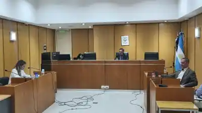 Un médico del hospital de Allen espera el juicio oral: qué le imputa la fiscalía