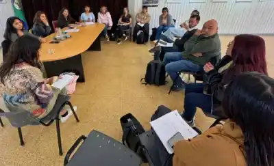 Rawson suma charlas en centros comunitarios para prevenir el suicidio