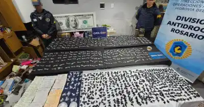 Allanaron un baldío usado como sucursal de drogas en Rosario y detuvieron a una mujer apodada Blancanieves
