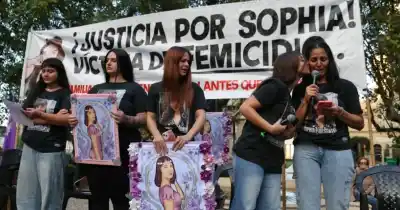 A una semana del femicidio, familiares y amigos de Sophia se concentraron en la plaza