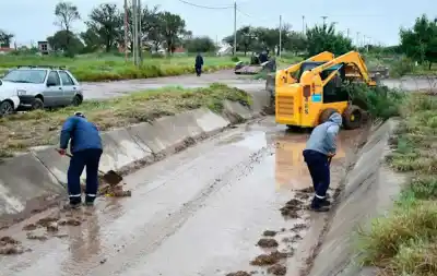 Retiraron toneladas de residuos de los desagües pluviales en tres barrios