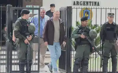 Cuatro policías federales procesados por el faltante de diez ladrillos de cocaína