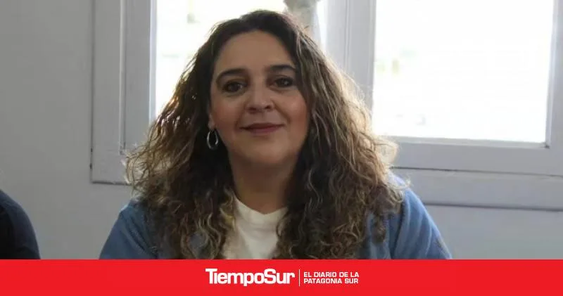 Una concejal de Perito Moreno apuntó contra el gobernador y encendió la interna
