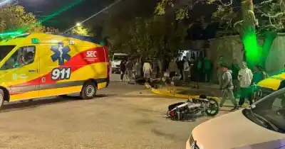 Dos motos chocaron en Las Heras y tres jóvenes terminaron heridos