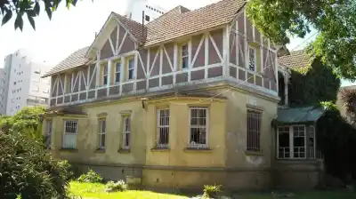 Construida en 1888 sobre un antiguo cementerio: la historia que esconde una casona de Mar del Plata
