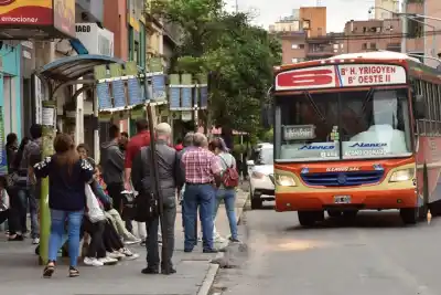 El boleto que nadie quiere pagar: cuánto debería costar realmente el colectivo en la capital