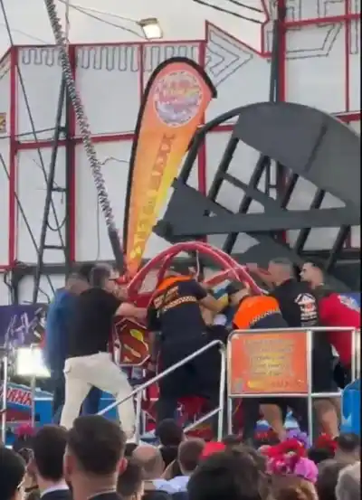 Se soltó un cable y la cabina salió disparada: el momento de pánico en la Feria de Sevilla