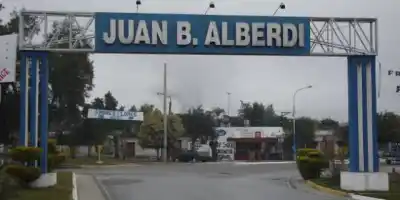 Murió un Joven en J B Alberdi al Chocar contra una Columna
