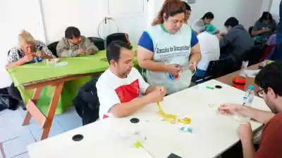 Lanzan taller gratuito de arte inclusivo para personas con discapacidad en Santiago del Estero