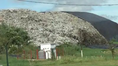 Rechazan retirar 18.000 toneladas de basura acumuladas en Pacará Pintado por riesgo ambiental