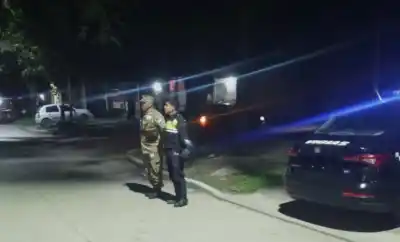 Choque entre dos motos en Colombres: una mujer sufrió politraumatismos y un menor está implicado