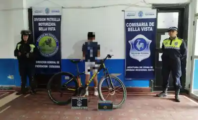 Recuperan una bicicleta de alta gama sustraída hace un mes tras un aviso vecinal en Tucumán