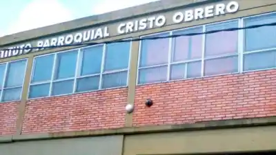 Amenazó con balear a la directora de su escuela en Morón y fue allanado: el menor de 14 años quedó imputado