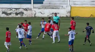 Batalla campal en un partido Sub-15: suspendieron Unión Aconquija vs. Tucumán Central por graves incidentes