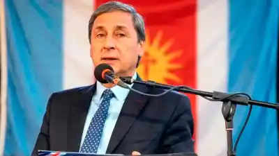 Silva Neder convocó a la unidad en el 206° aniversario de la Autonomía Provincial