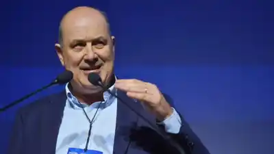 Sturzenegger defendió los despidos en el SMN y aseguró que el organismo podría funcionar con 150 empleados